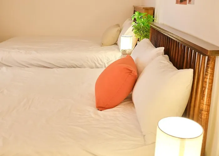 몽마르뜨 숭인 24시 셀프 체크인 3룸 퀸4 최대8인 얼음정수기 비데 종로 동묘역 명동 동대문 가족 단체 * 서울특별시